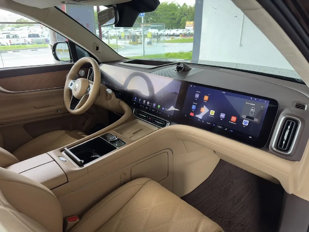 2025 AITO AITO M9 REEV 160HP REEV 52KWH,autocango,china used car exporter,china ev exporter,chinese used car exporter,chinese used ev exporter