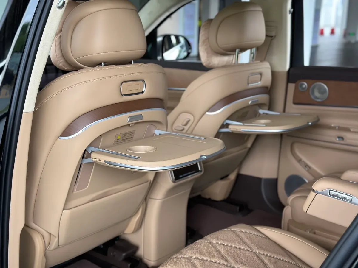 2025 AITO AITO M9 REEV 160HP REEV 52KWH,autocango,china used car exporter,china ev exporter,chinese used car exporter,chinese used ev exporter