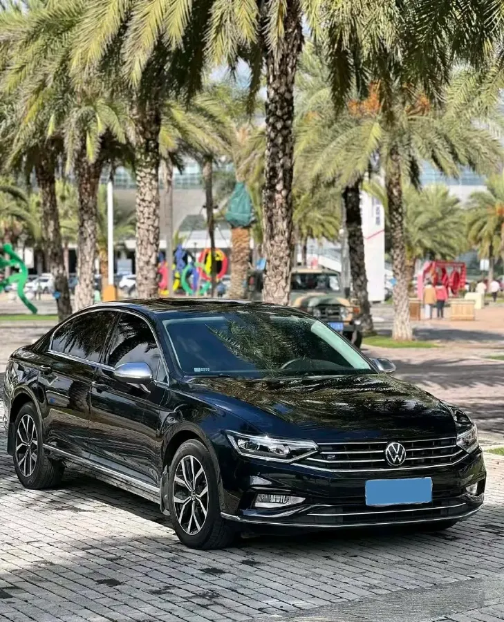 2020 Volkswagen Magotan 2.0T 186HP L4 7DCT,autocango,china used car exporter,china ev exporter,chinese used car exporter,chinese used ev exporter