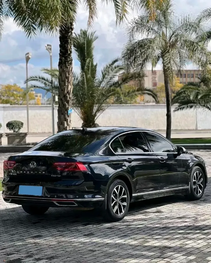2020 Volkswagen Magotan 2.0T 186HP L4 7DCT,autocango,china used car exporter,china ev exporter,chinese used car exporter,chinese used ev exporter