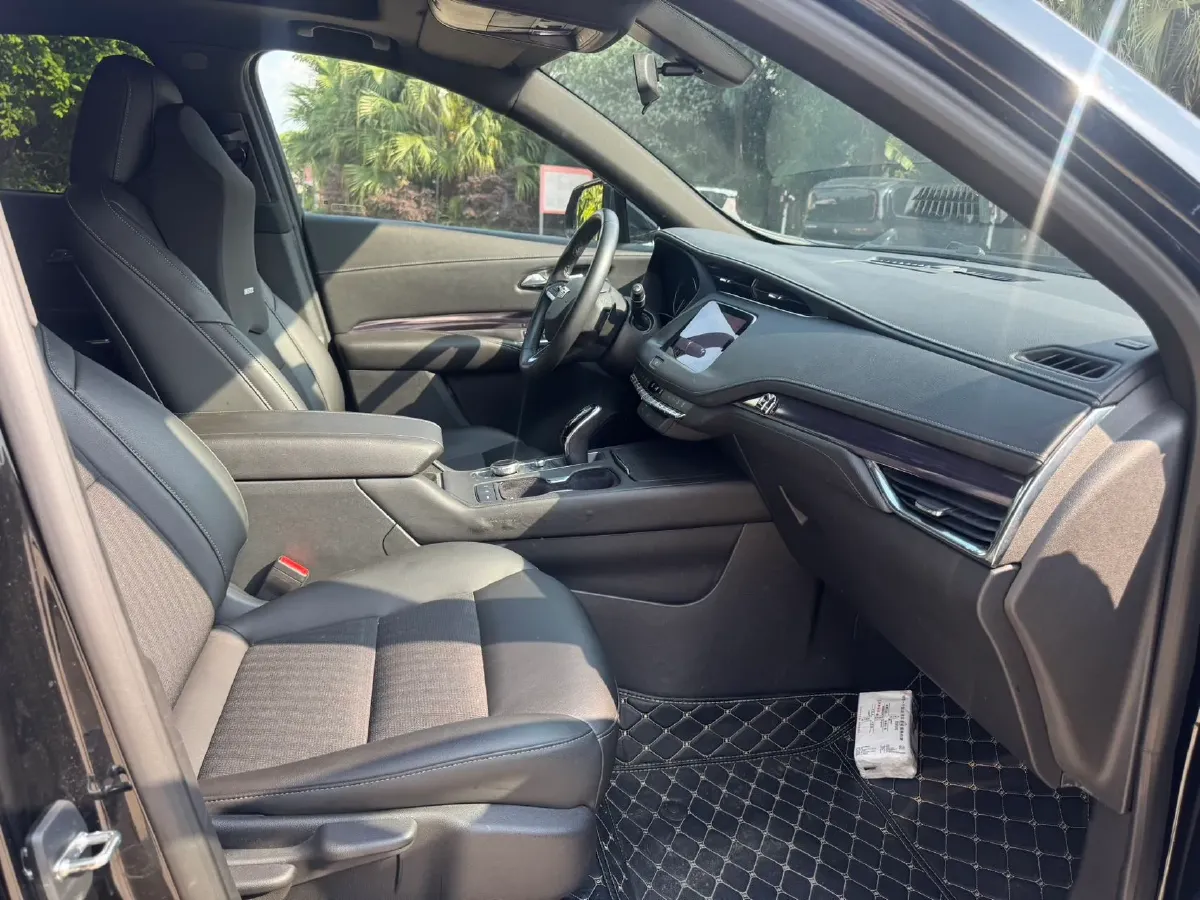 2021 Cadillac XT4 2.0T 237HP L4 9AT,autocango,china used car exporter,china ev exporter,chinese used car exporter,chinese used ev exporter