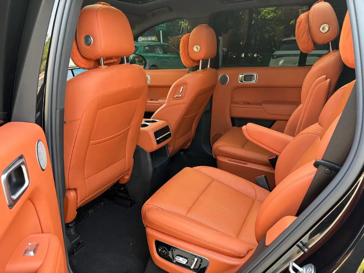 2023 Li L8 Range Extended 154HP REEV 40.9KWH,autocango,china used car exporter,china ev exporter,chinese used car exporter,chinese used ev exporter