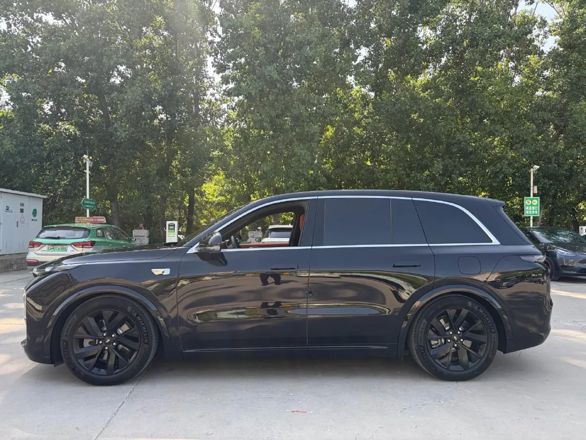 2023 Li L8 Range Extended 154HP REEV 40.9KWH,autocango,china used car exporter,china ev exporter,chinese used car exporter,chinese used ev exporter