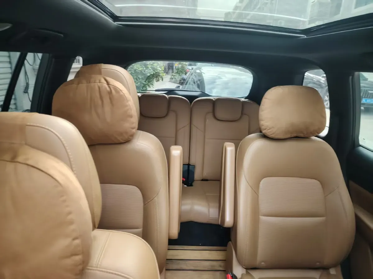 2021 Li ONE Range Extended 131HP REEV 40.5KWH,autocango,china used car exporter,china ev exporter,chinese used car exporter,chinese used ev exporter