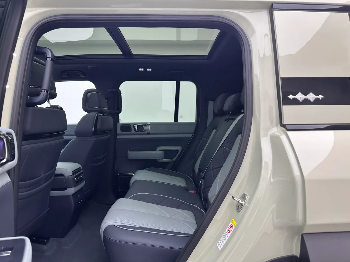 2023 FangChengBao Bao 5 1.5T 194HP L4 E-CVT PHEV 31.8KWH,autocango,china used car exporter,china ev exporter,chinese used car exporter,chinese used ev exporter