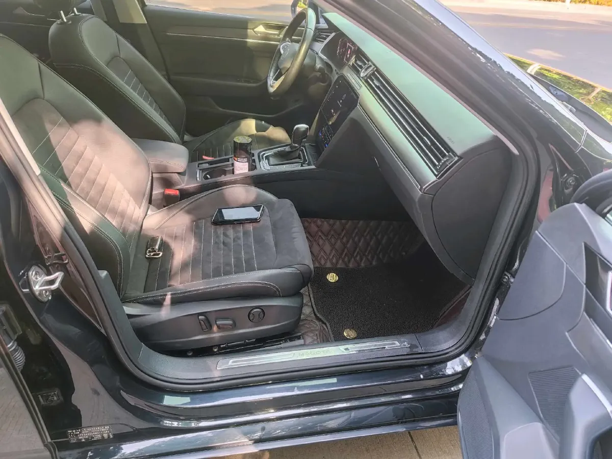 2020 Volkswagen Magotan 2.0T 186HP L4 7DCT,autocango,china used car exporter,china ev exporter,chinese used car exporter,chinese used ev exporter