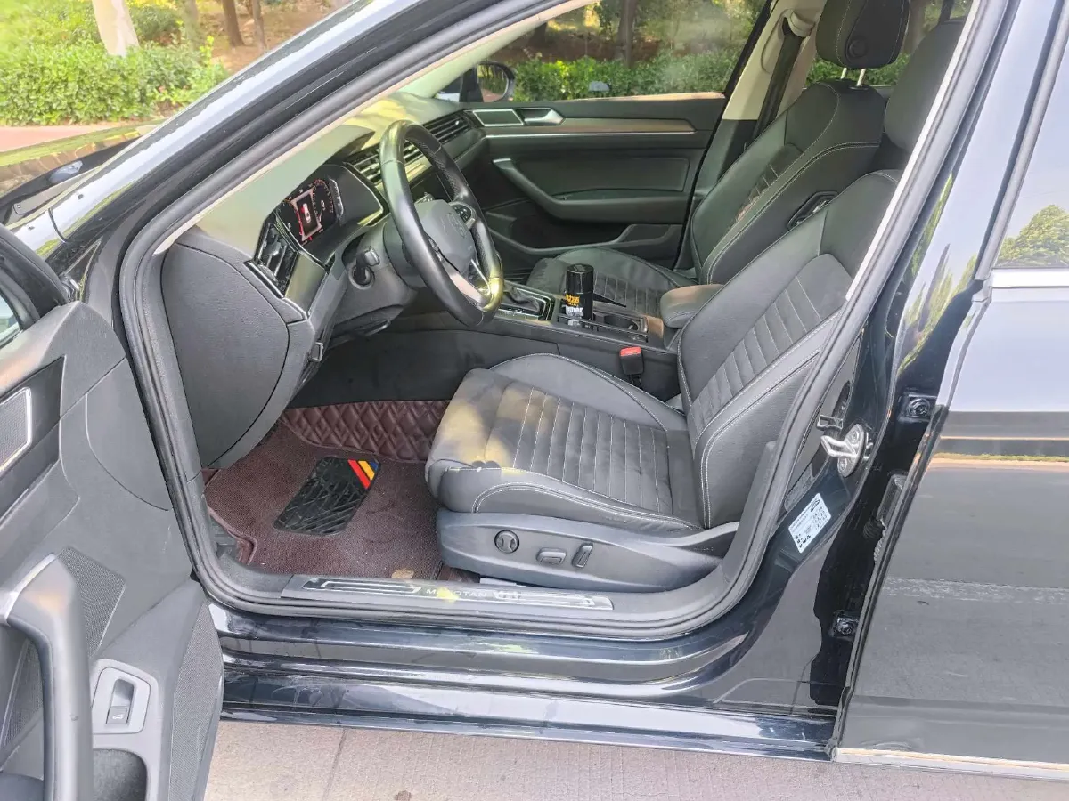 2020 Volkswagen Magotan 2.0T 186HP L4 7DCT,autocango,china used car exporter,china ev exporter,chinese used car exporter,chinese used ev exporter