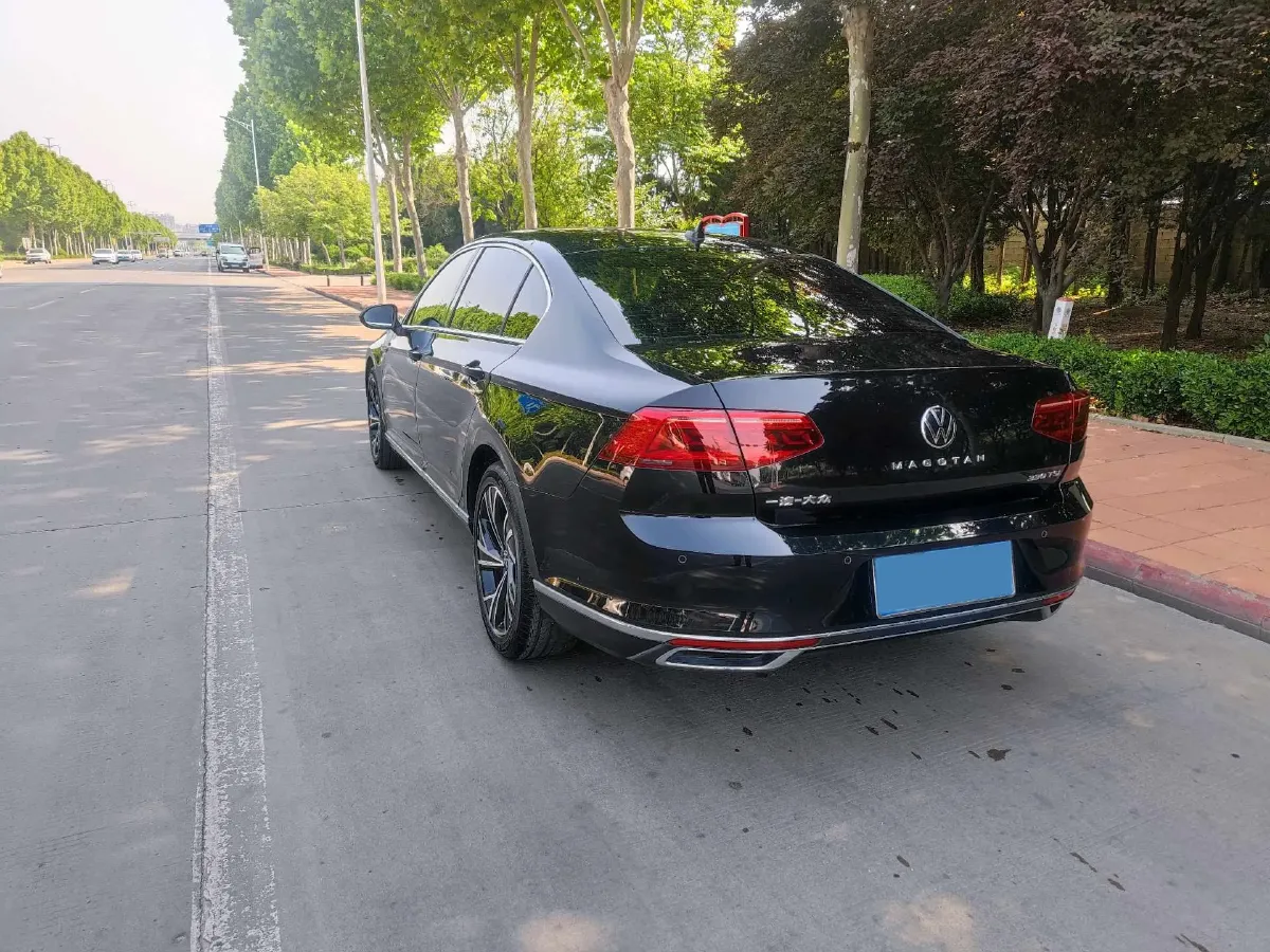 2020 Volkswagen Magotan 2.0T 186HP L4 7DCT,autocango,china used car exporter,china ev exporter,chinese used car exporter,chinese used ev exporter