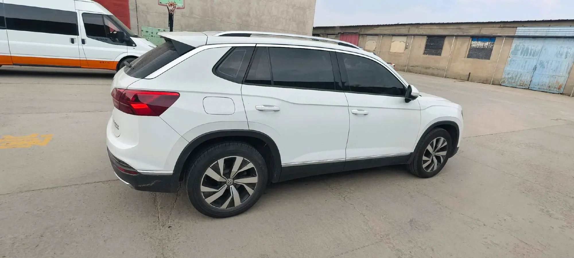 2019 Jeep Cherokee 2.0T 234HP L4 9AT,autocango,china used car exporter,china ev exporter,chinese used car exporter,chinese used ev exporter