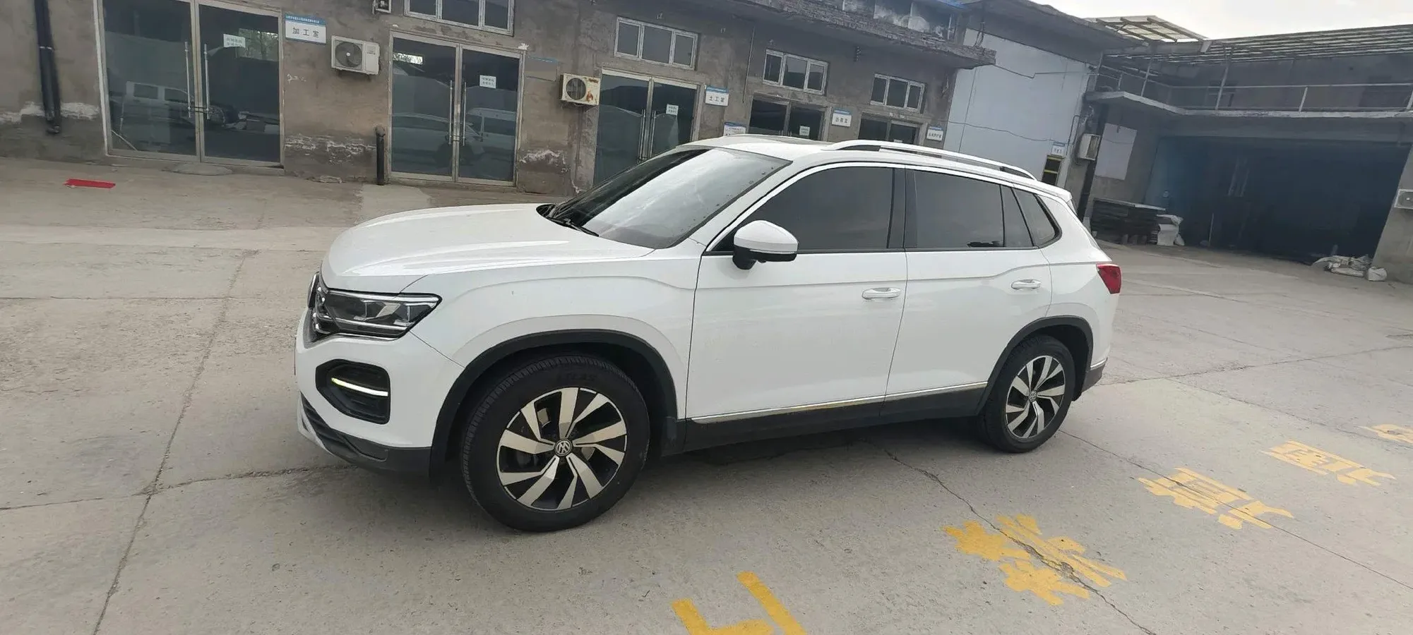 2019 Jeep Cherokee 2.0T 234HP L4 9AT,autocango,china used car exporter,china ev exporter,chinese used car exporter,chinese used ev exporter