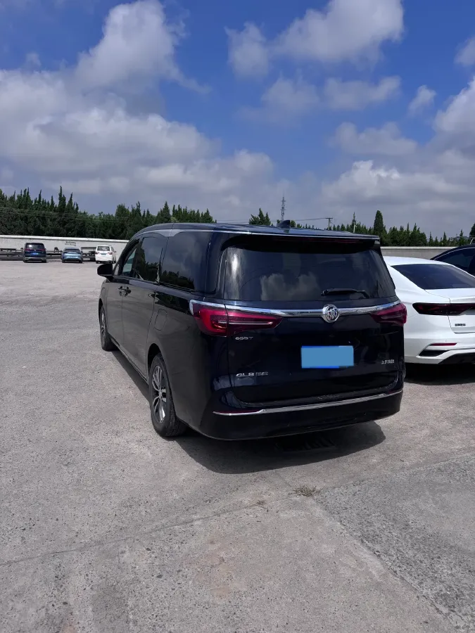 2022 Buick GL8 2.0T 237HP L4 9AT,autocango,china used car exporter,china ev exporter,chinese used car exporter,chinese used ev exporter