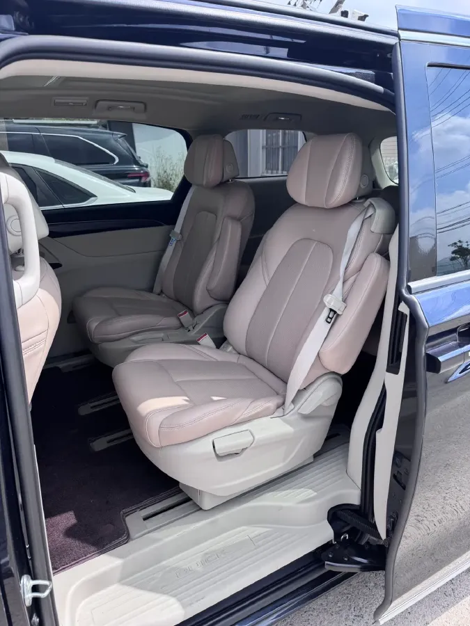 2022 Buick GL8 2.0T 237HP L4 9AT,autocango,china used car exporter,china ev exporter,chinese used car exporter,chinese used ev exporter