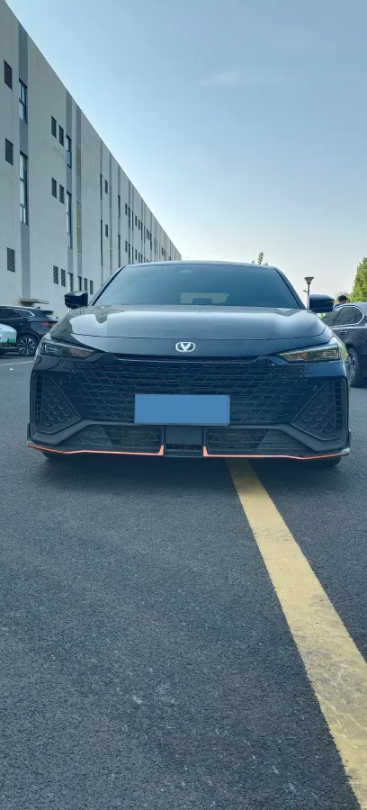 2024 ChangAn UNI-V 2.0T 233HP L4 8AT,autocango,china used car exporter,china ev exporter,chinese used car exporter,chinese used ev exporter