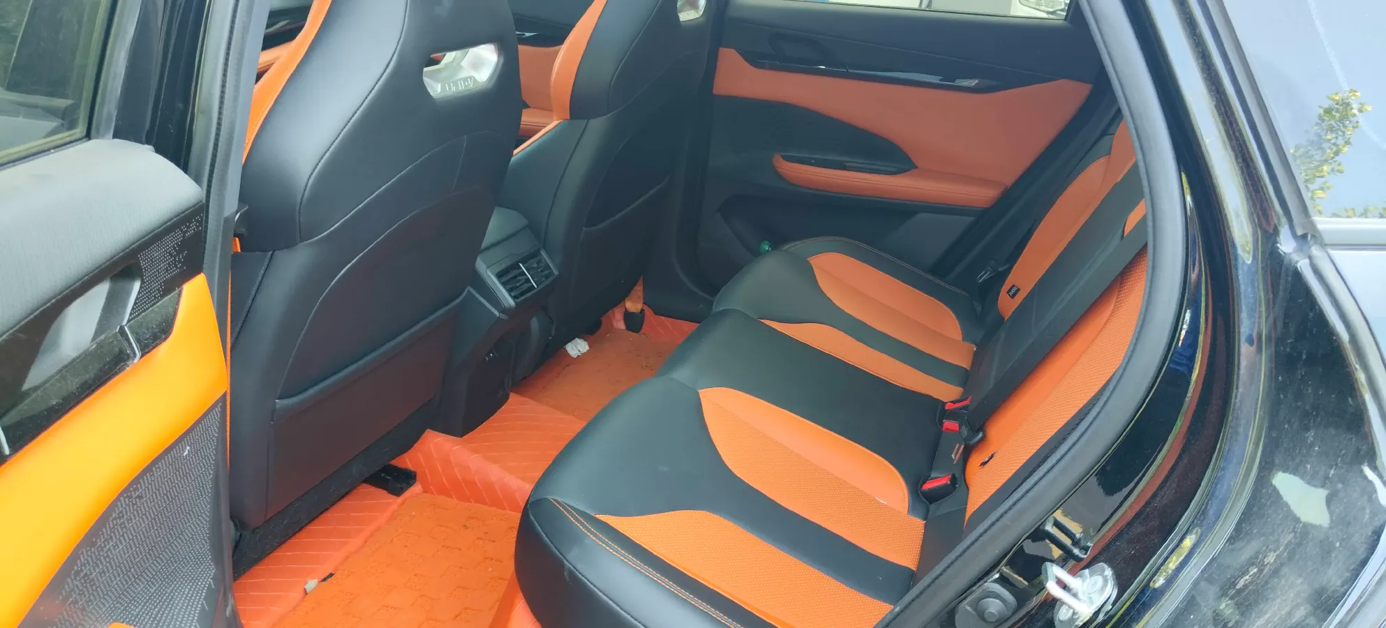 2024 ChangAn UNI-V 2.0T 233HP L4 8AT,autocango,china used car exporter,china ev exporter,chinese used car exporter,chinese used ev exporter