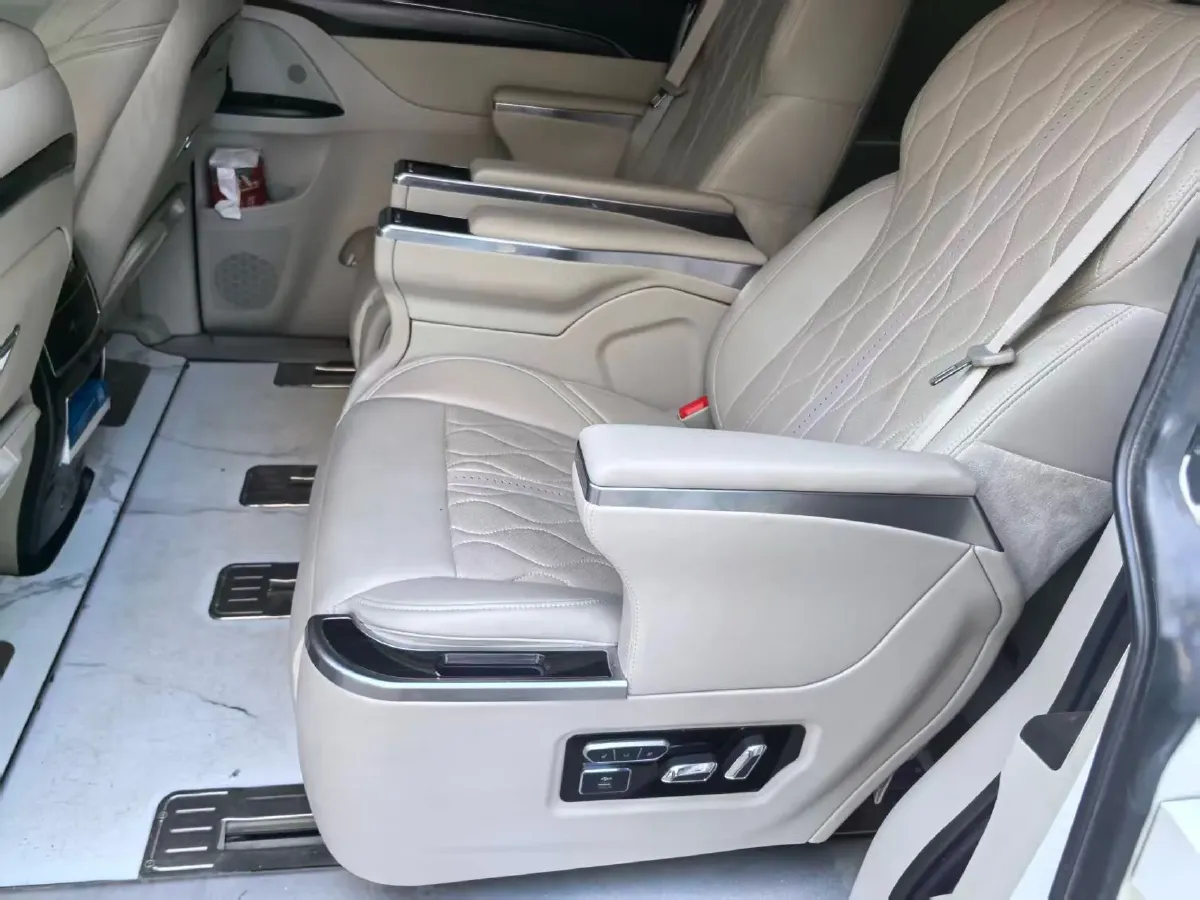 2023 Buick GL8 2.0T 237HP L4 9AT,autocango,china used car exporter,china ev exporter,chinese used car exporter,chinese used ev exporter
