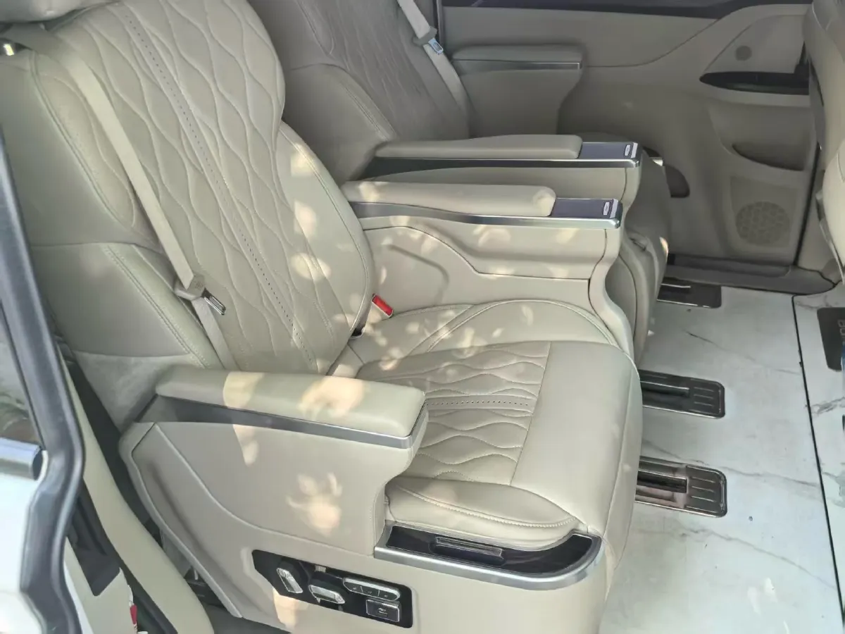 2023 Buick GL8 2.0T 237HP L4 9AT,autocango,china used car exporter,china ev exporter,chinese used car exporter,chinese used ev exporter