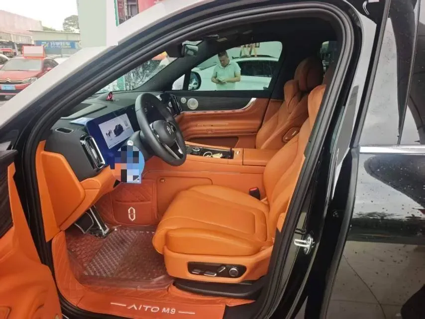 2025 AITO AITO M9 REEV 160HP REEV 52KWH,autocango,china used car exporter,china ev exporter,chinese used car exporter,chinese used ev exporter