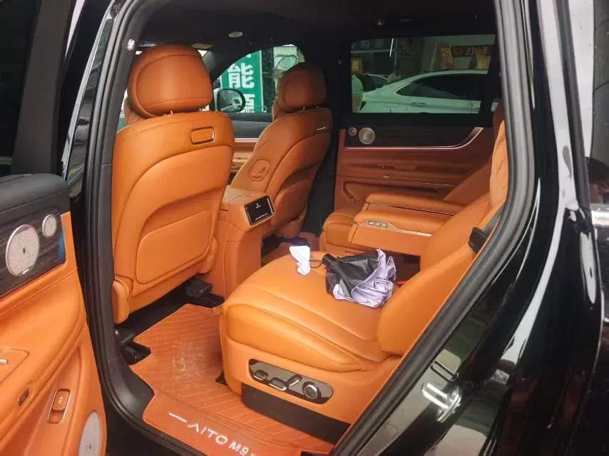 2025 AITO AITO M9 REEV 160HP REEV 52KWH,autocango,china used car exporter,china ev exporter,chinese used car exporter,chinese used ev exporter
