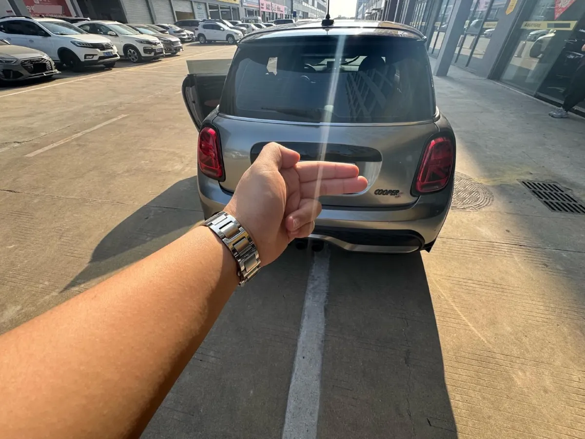 2023 MINI MINI 2.0T 178HP L4 7DCT,autocango,china used car exporter,china ev exporter,chinese used car exporter,chinese used ev exporter