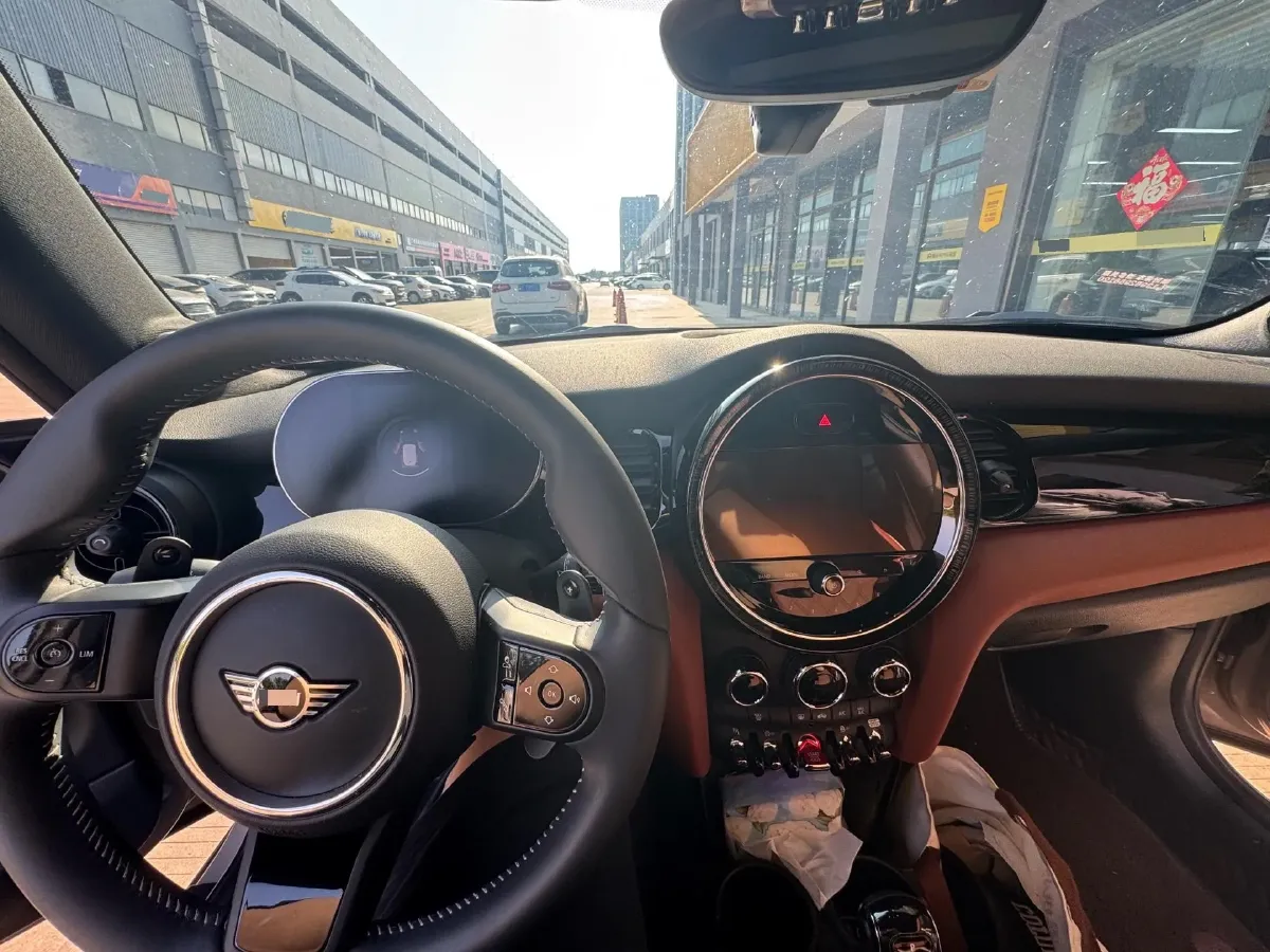 2023 MINI MINI 2.0T 178HP L4 7DCT,autocango,china used car exporter,china ev exporter,chinese used car exporter,chinese used ev exporter