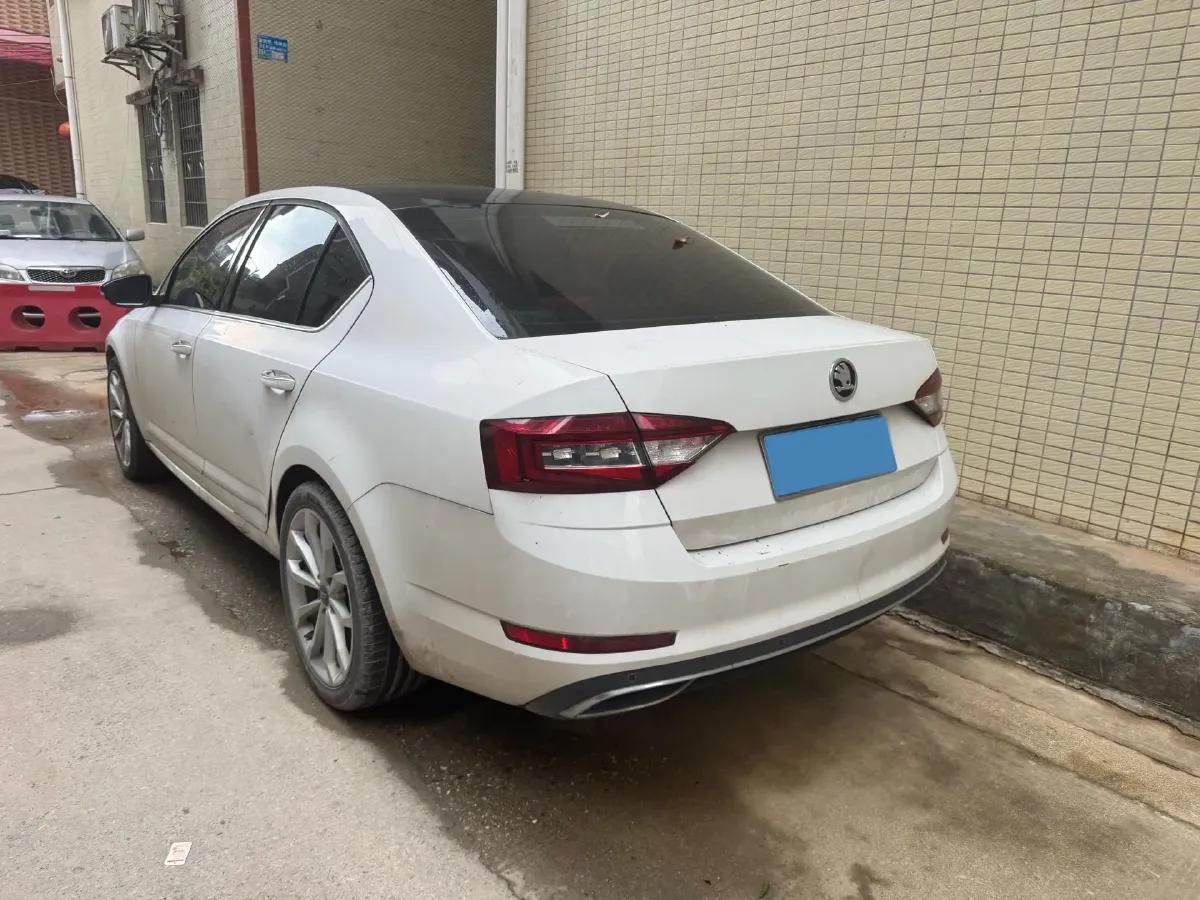 2018 Skoda Octavia 1.2T 116HP L4 7DCT,autocango,china used car exporter,china ev exporter,chinese used car exporter,chinese used ev exporter