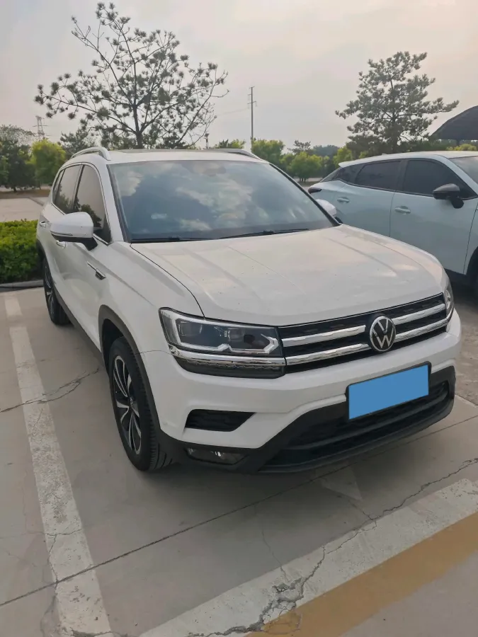 2021 Volkswagen Tharu 1.4T 150HP L4 7DCT,autocango,china used car exporter,china ev exporter,chinese used car exporter,chinese used ev exporter