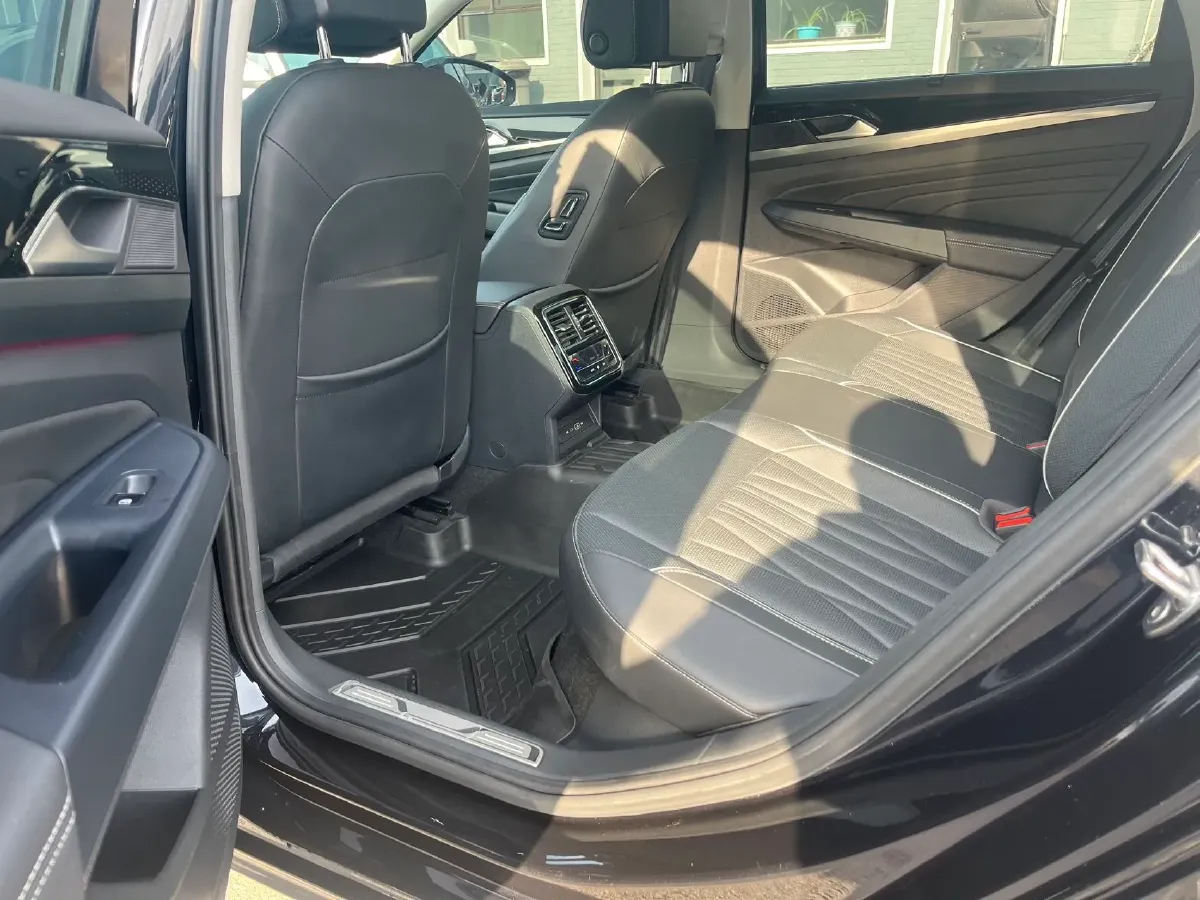 2023 Volkswagen Passat 2.0T 186HP L4 7DCT,autocango,china used car exporter,china ev exporter,chinese used car exporter,chinese used ev exporter