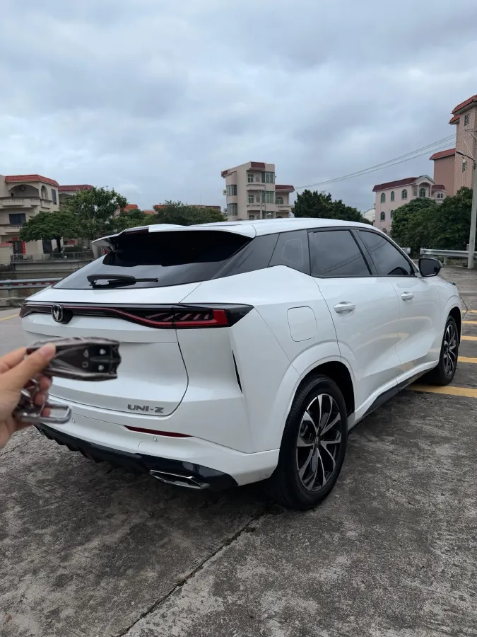 2024 ChangAn UNI-Z 1.5L 98HP L4 E-CVT PHEV 18.4KWH,autocango,china used car exporter,china ev exporter,chinese used car exporter,chinese used ev exporter