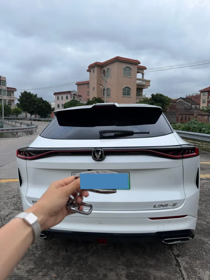 2024 ChangAn UNI-Z 1.5L 98HP L4 E-CVT PHEV 18.4KWH,autocango,china used car exporter,china ev exporter,chinese used car exporter,chinese used ev exporter