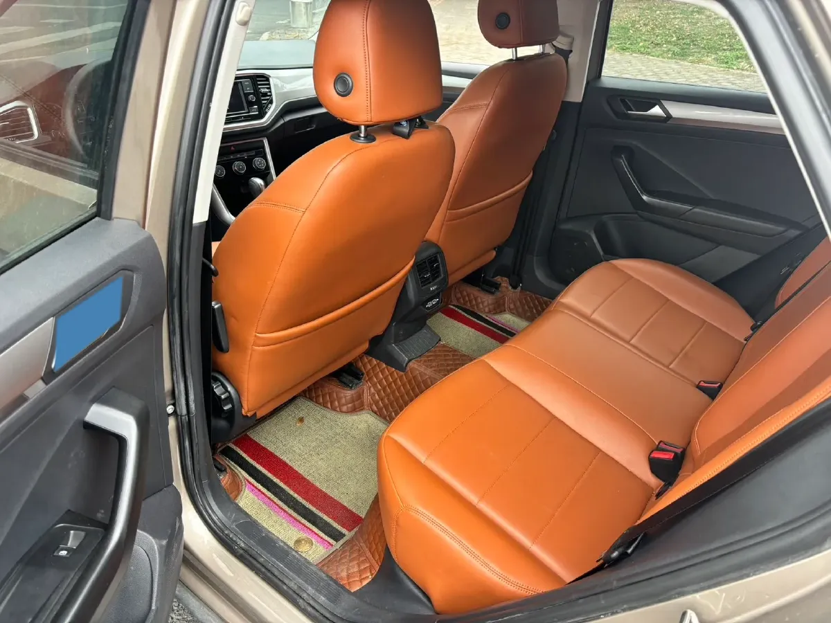 2020 Volkswagen T-Roc 1.4T 131HP L4 7DCT,autocango,china used car exporter,china ev exporter,chinese used car exporter,chinese used ev exporter