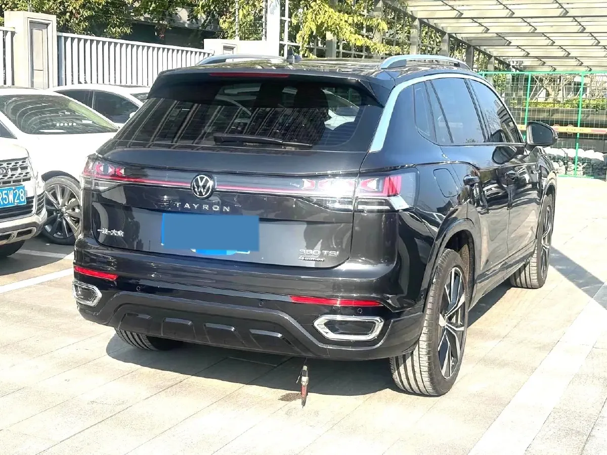 2024 Volkswagen Tayron 2.0T 220HP L4 7DCT,autocango,china used car exporter,china ev exporter,chinese used car exporter,chinese used ev exporter