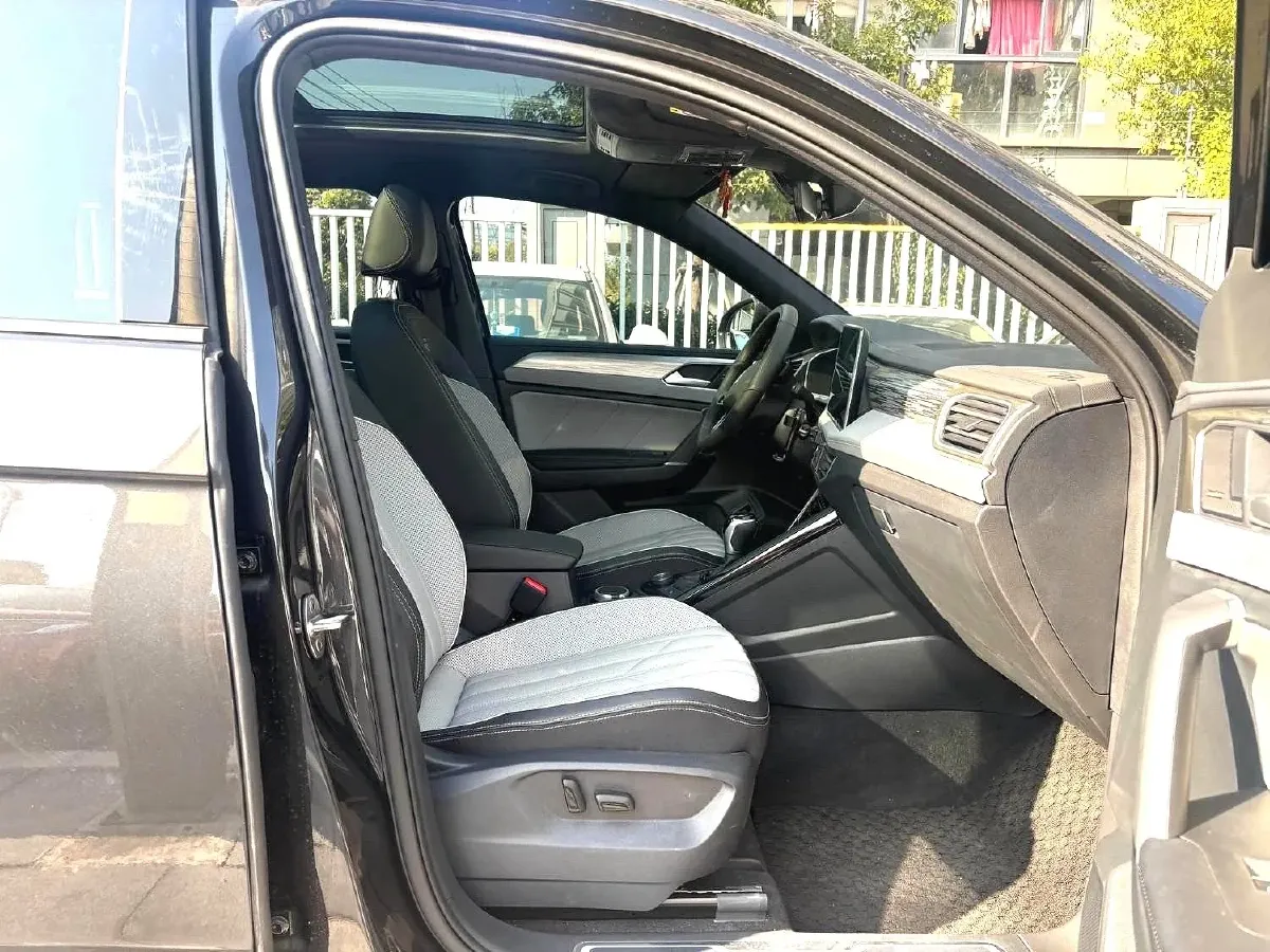 2024 Volkswagen Tayron 2.0T 220HP L4 7DCT,autocango,china used car exporter,china ev exporter,chinese used car exporter,chinese used ev exporter