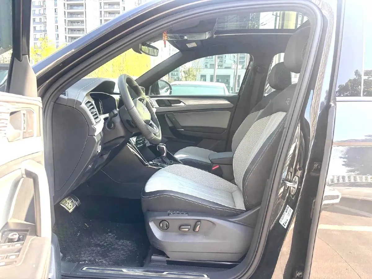 2024 Volkswagen Tayron 2.0T 220HP L4 7DCT,autocango,china used car exporter,china ev exporter,chinese used car exporter,chinese used ev exporter