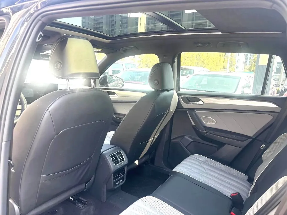 2024 Volkswagen Tayron 2.0T 220HP L4 7DCT,autocango,china used car exporter,china ev exporter,chinese used car exporter,chinese used ev exporter