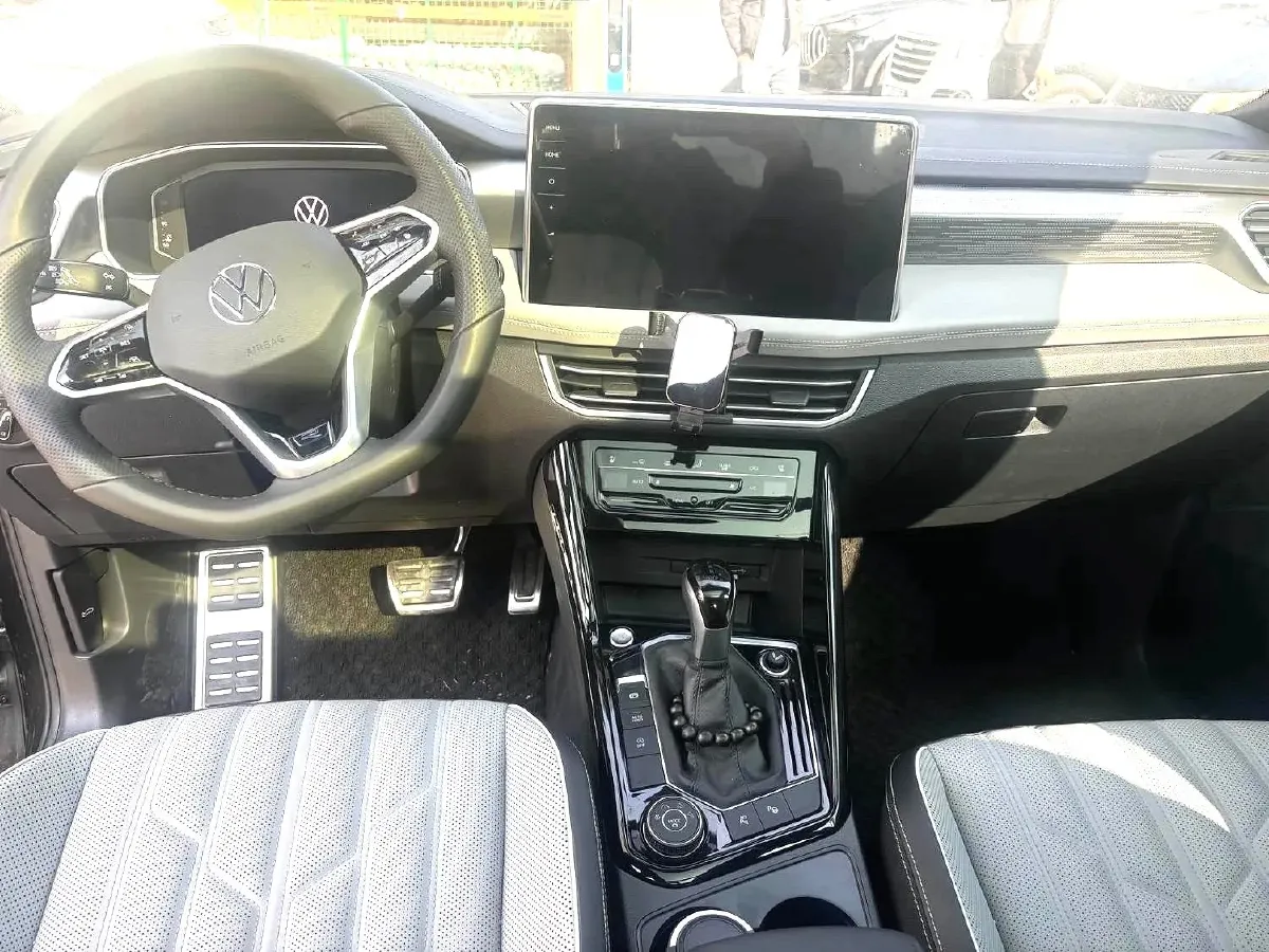 2024 Volkswagen Tayron 2.0T 220HP L4 7DCT,autocango,china used car exporter,china ev exporter,chinese used car exporter,chinese used ev exporter