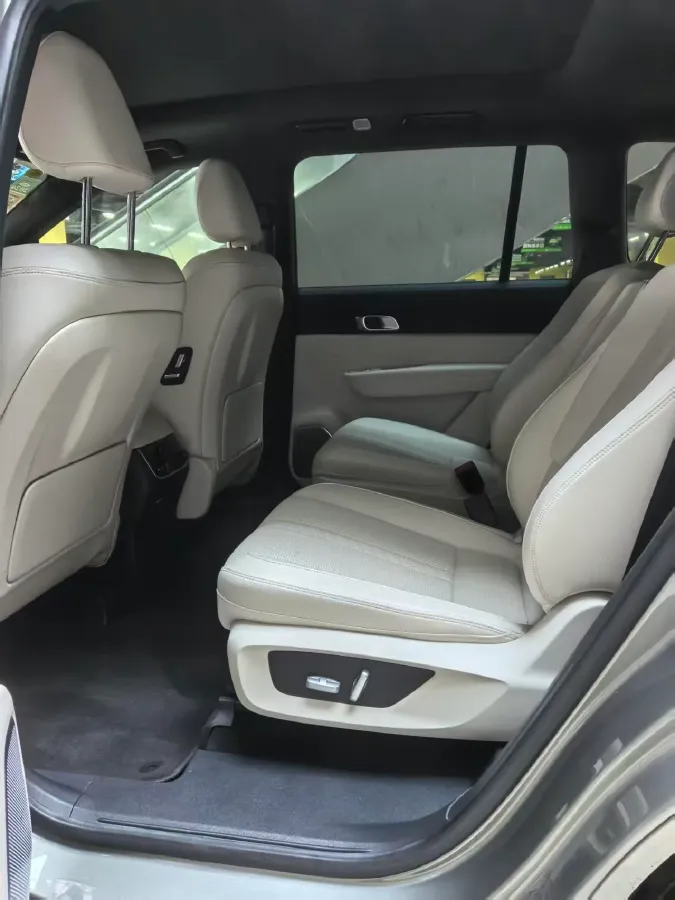 2020 Li ONE Range Extended 131HP REEV 40.5KWH,autocango,china used car exporter,china ev exporter,chinese used car exporter,chinese used ev exporter