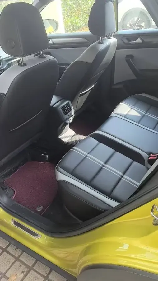 2023 Volkswagen T-Roc 1.5T 160HP L4 7DCT,autocango,china used car exporter,china ev exporter,chinese used car exporter,chinese used ev exporter