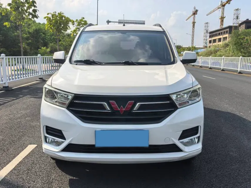 2018 WuLing HongGuang 1.5L 105HP L4 5MT,autocango,china used car exporter,china ev exporter,chinese used car exporter,chinese used ev exporter
