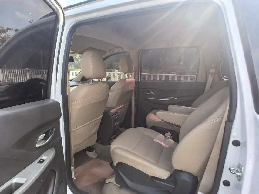 2018 WuLing HongGuang 1.5L 105HP L4 5MT,autocango,china used car exporter,china ev exporter,chinese used car exporter,chinese used ev exporter