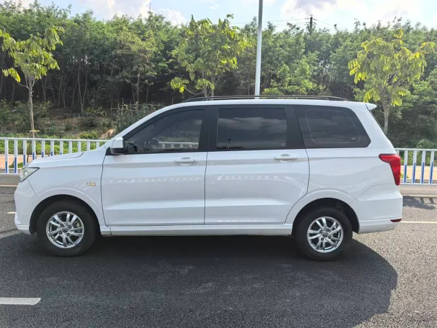 2018 WuLing HongGuang 1.5L 105HP L4 5MT,autocango,china used car exporter,china ev exporter,chinese used car exporter,chinese used ev exporter