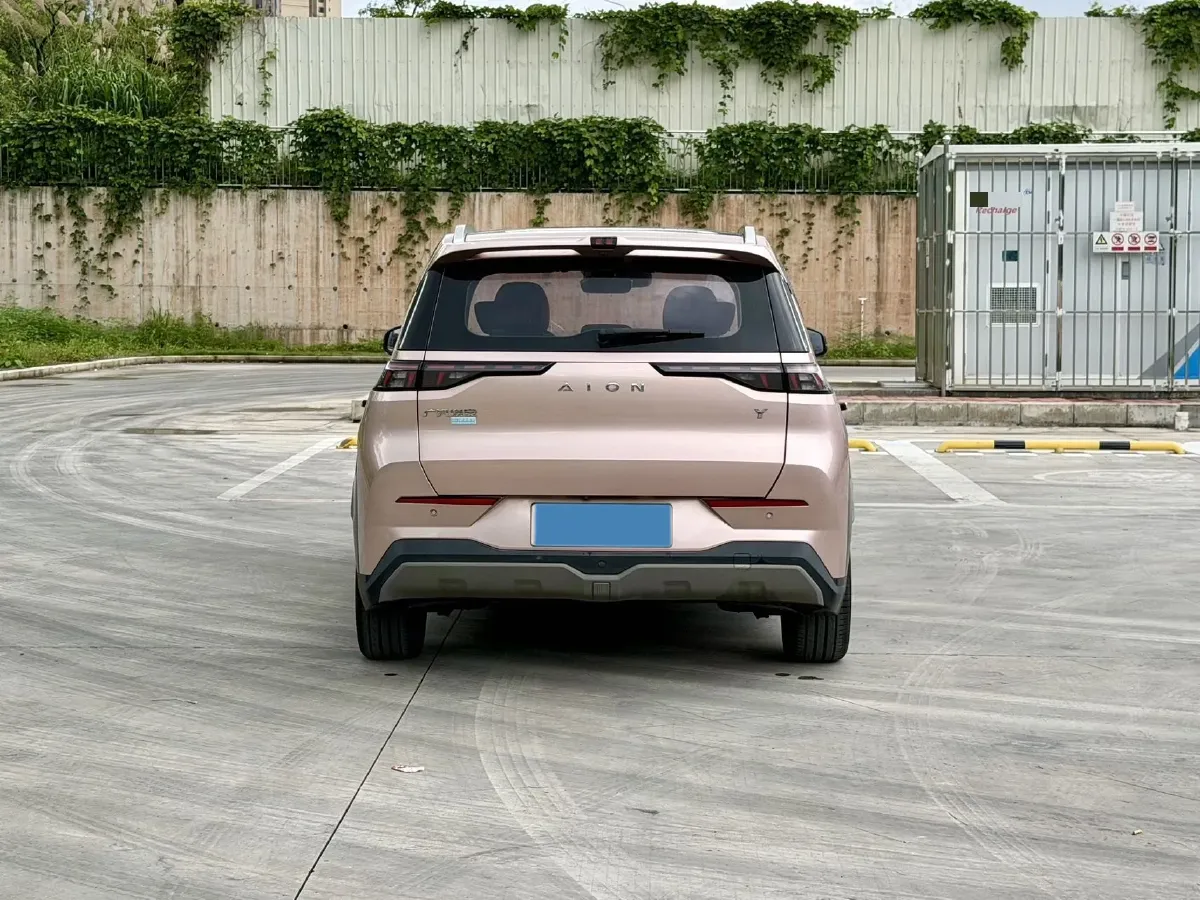 2022 Geely Okavango 1.8T 184HP L4 7DCT,autocango,china used car exporter,china ev exporter,chinese used car exporter,chinese used ev exporter