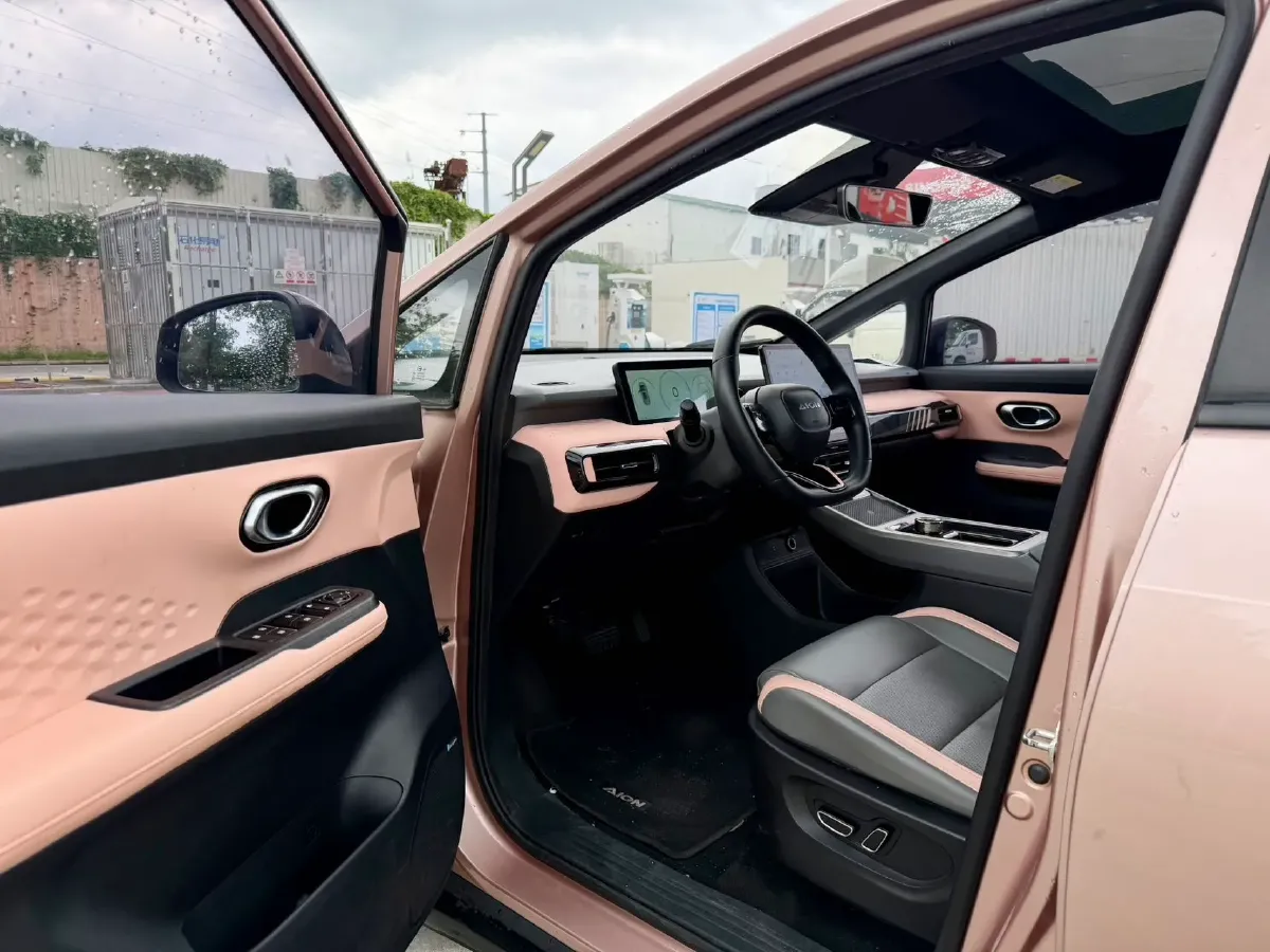 2022 Geely Okavango 1.8T 184HP L4 7DCT,autocango,china used car exporter,china ev exporter,chinese used car exporter,chinese used ev exporter