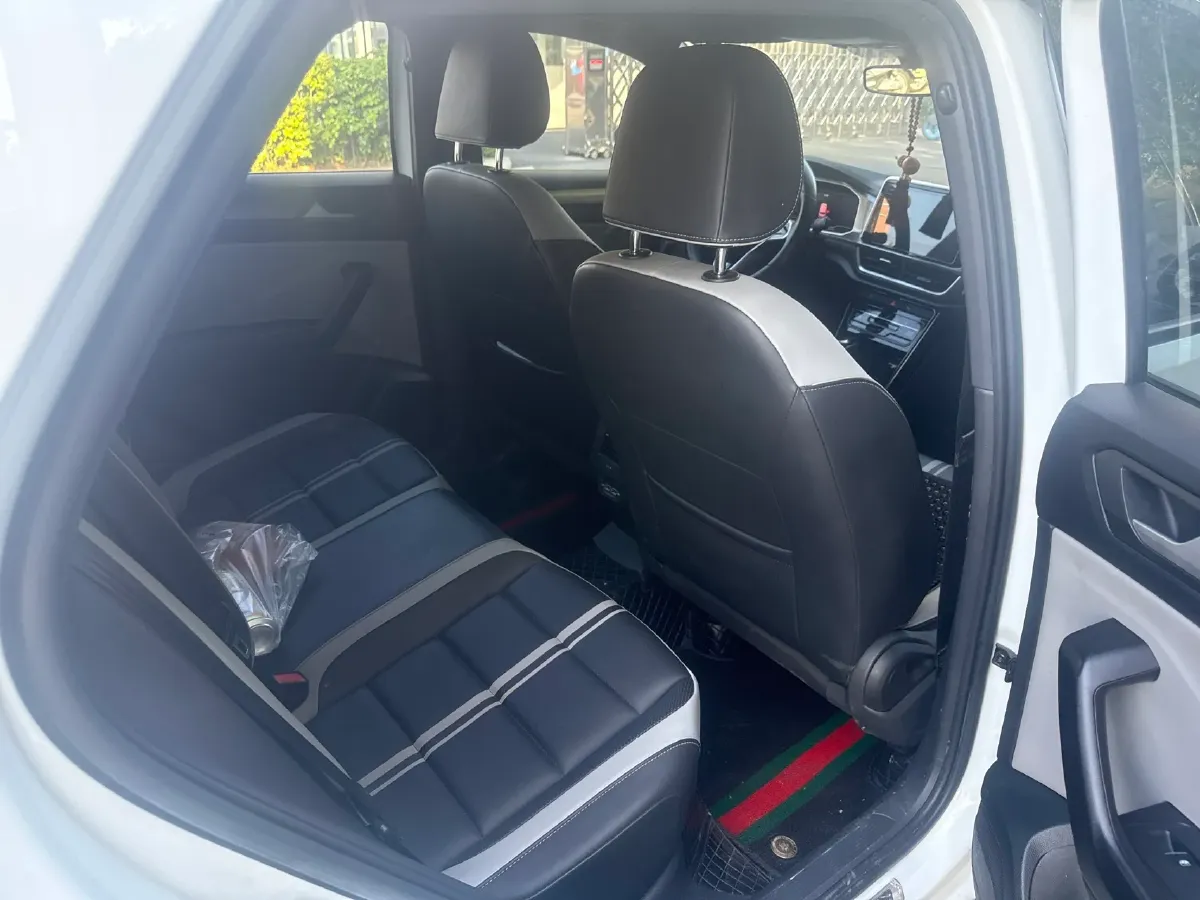 2023 Volkswagen T-Roc 1.5T 160HP L4 7DCT,autocango,china used car exporter,china ev exporter,chinese used car exporter,chinese used ev exporter