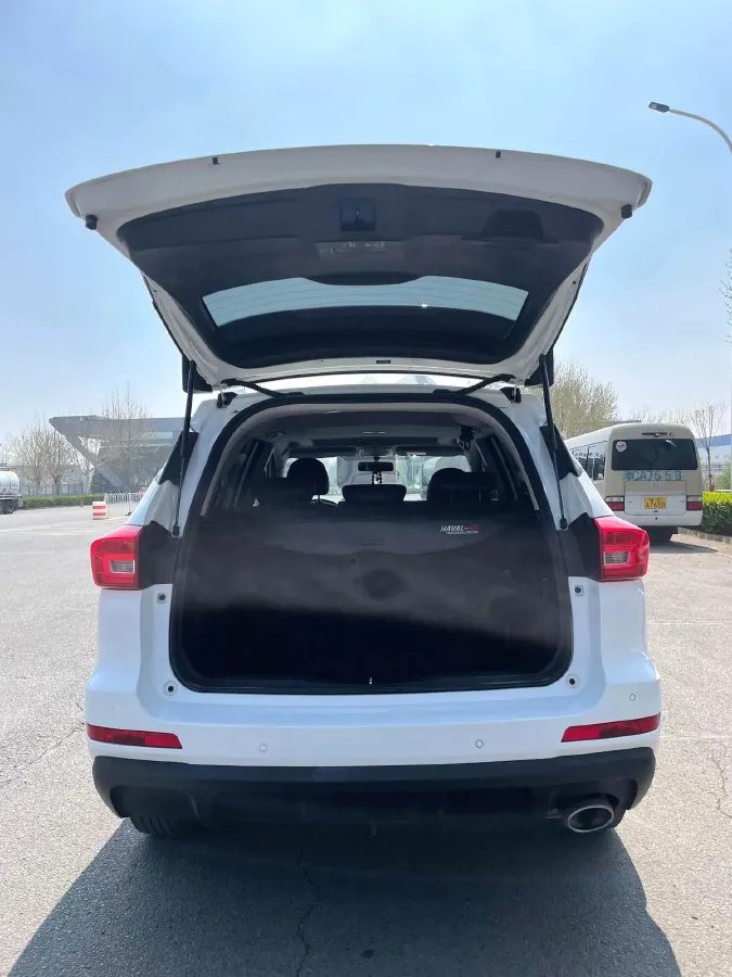 2019 Haval M6 1.5T 150HP L4 7DCT,autocango,china used car exporter,china ev exporter,chinese used car exporter,chinese used ev exporter