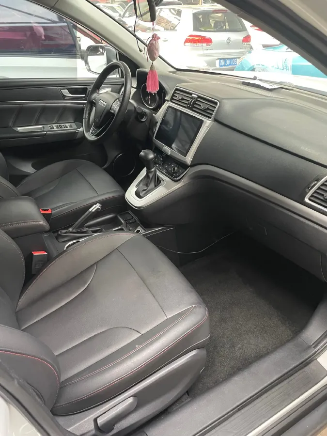 2019 Haval M6 1.5T 150HP L4 7DCT,autocango,china used car exporter,china ev exporter,chinese used car exporter,chinese used ev exporter