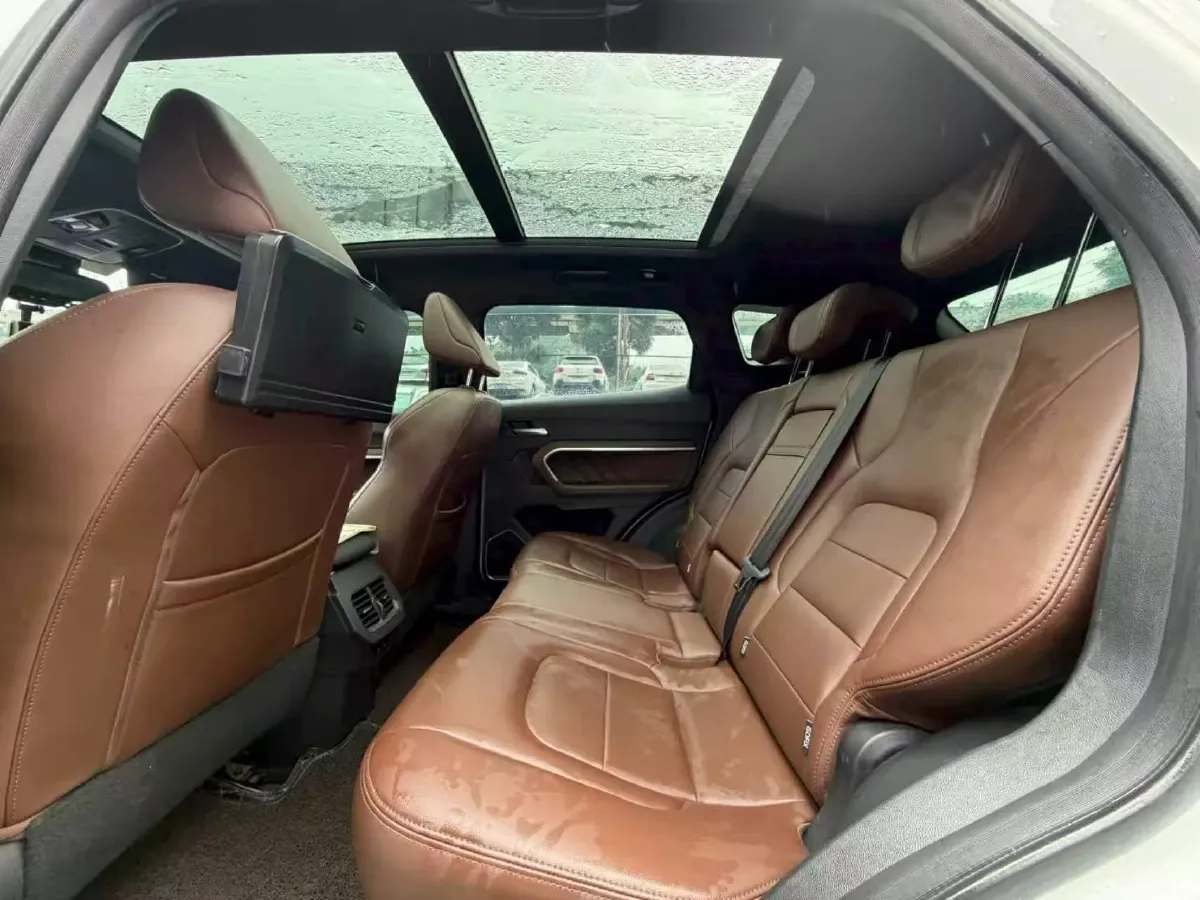 2017 Haval H6 2.0T 197HP L4 7DCT,autocango,china used car exporter,china ev exporter,chinese used car exporter,chinese used ev exporter
