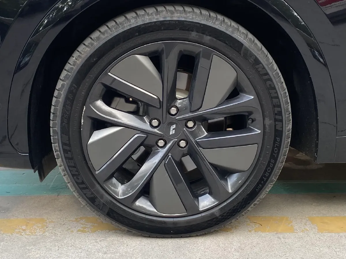 2024 Li L8 Range Extended 154HP REEV 42.8KWH,autocango,china used car exporter,china ev exporter,chinese used car exporter,chinese used ev exporter
