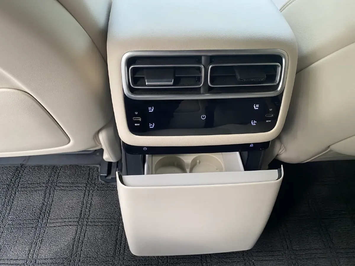 2024 Li L8 Range Extended 154HP REEV 42.8KWH,autocango,china used car exporter,china ev exporter,chinese used car exporter,chinese used ev exporter