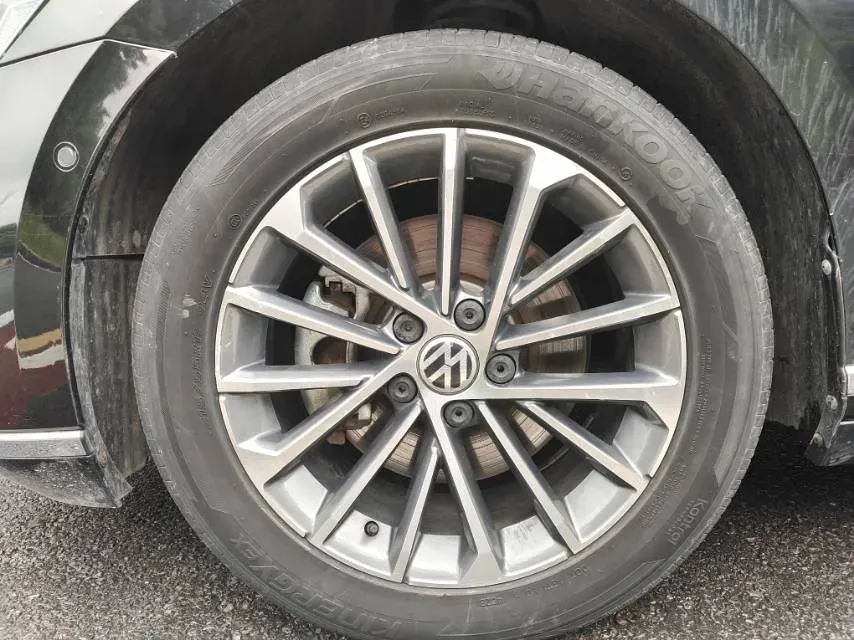 2020 Volkswagen Magotan 2.0T 220HP L4 7DCT,autocango,china used car exporter,china ev exporter,chinese used car exporter,chinese used ev exporter
