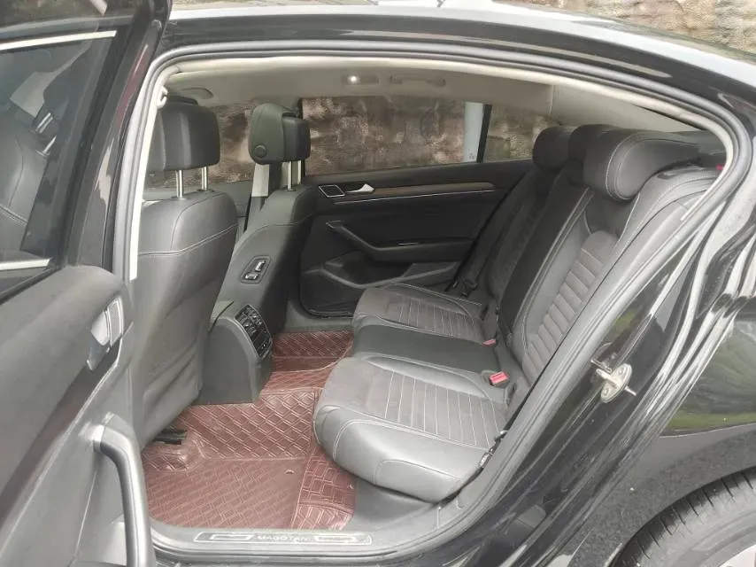 2020 Volkswagen Magotan 2.0T 220HP L4 7DCT,autocango,china used car exporter,china ev exporter,chinese used car exporter,chinese used ev exporter
